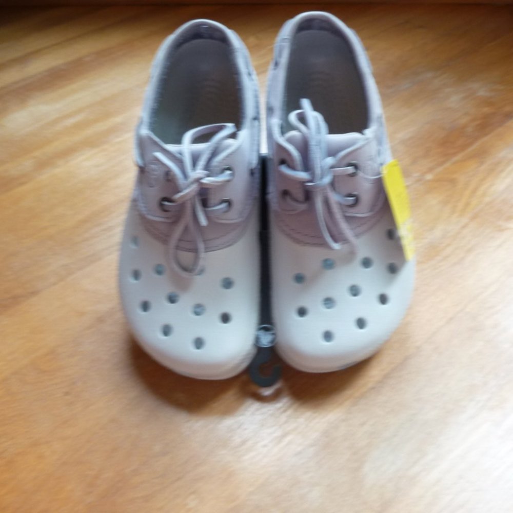 RARE NWT Islander Crocs - Lt Grey/Gray- Sz 8!